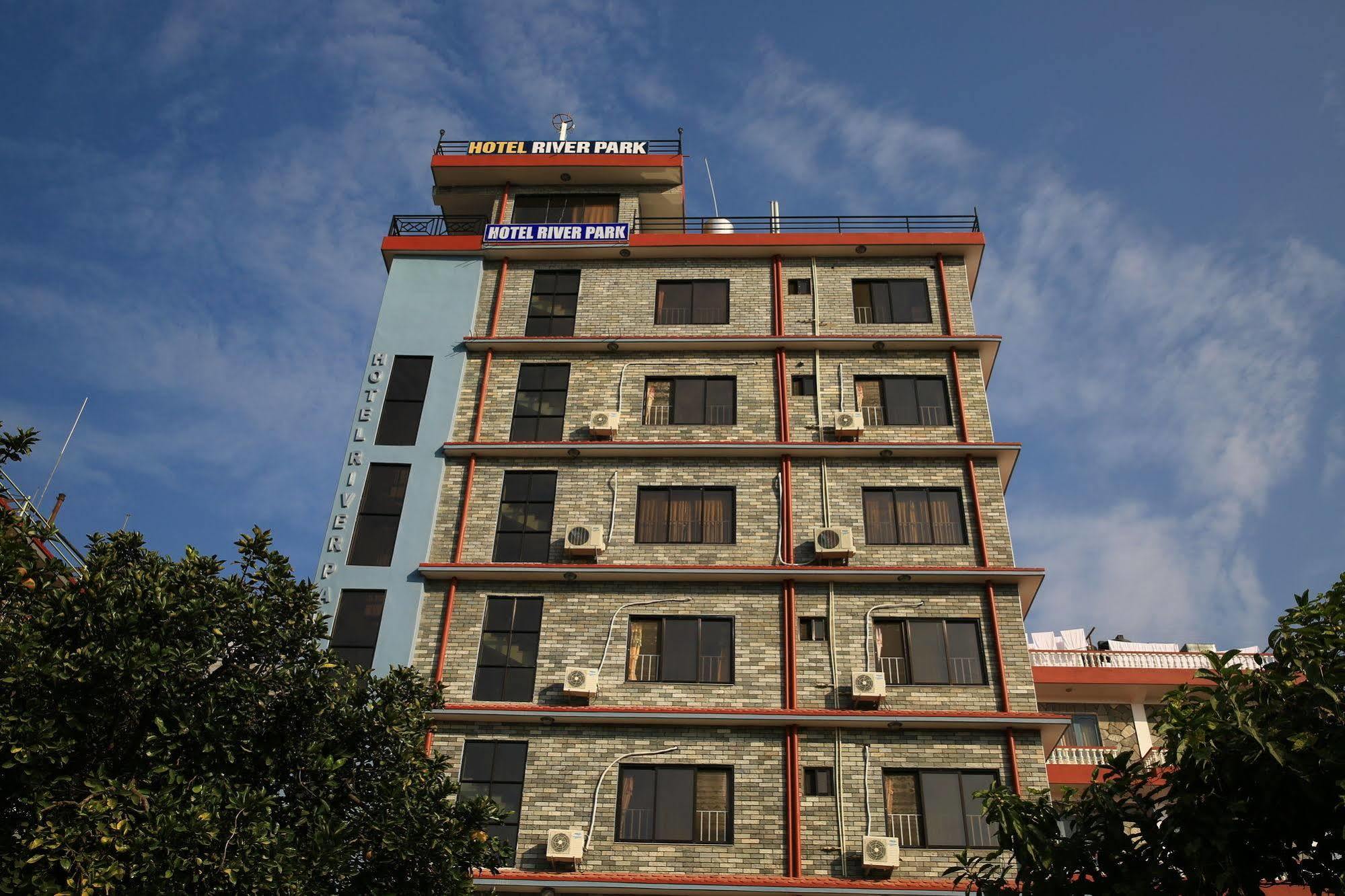 Hotel River Park Pokhara Exterior foto