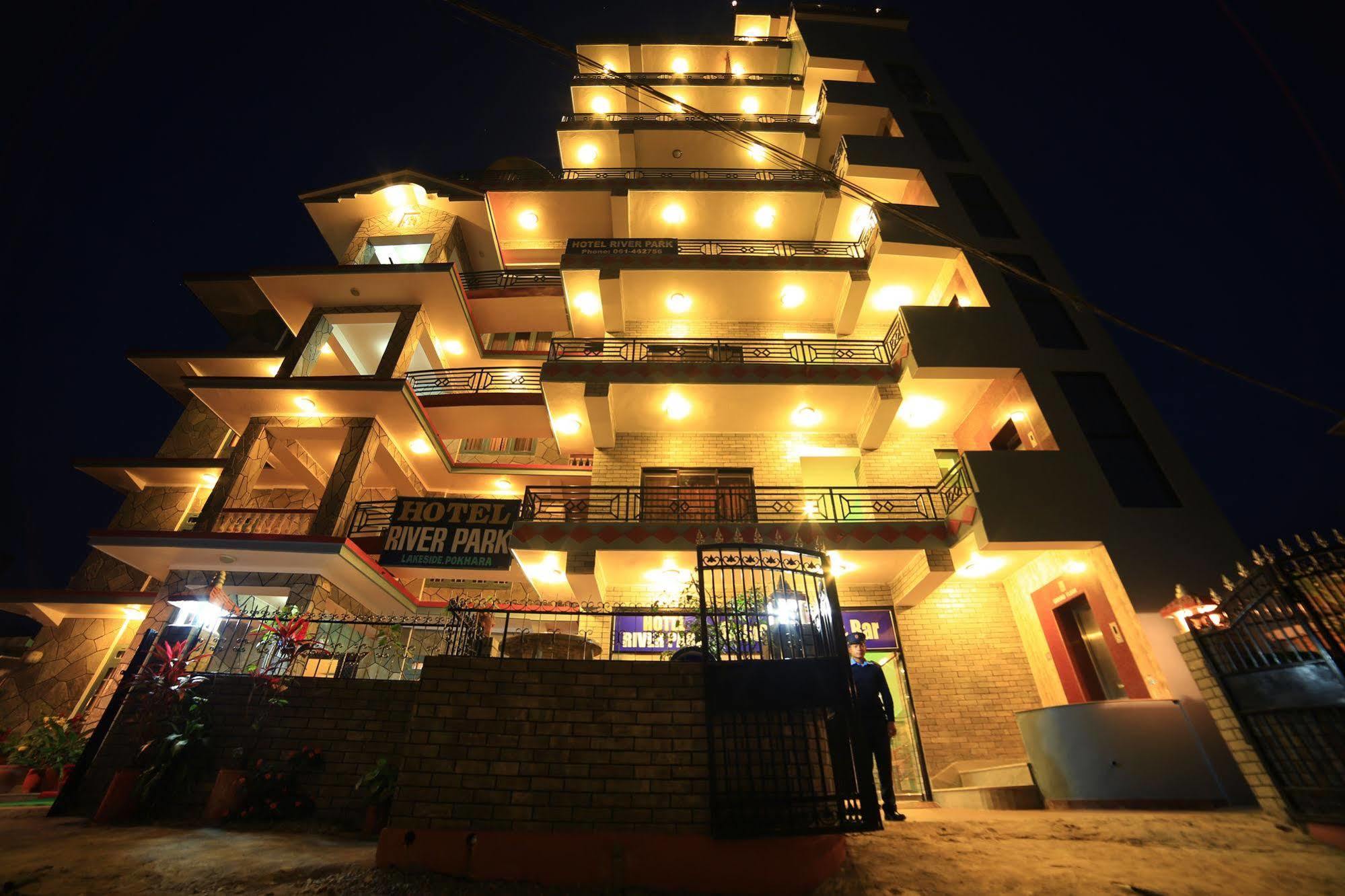 Hotel River Park Pokhara Exterior foto